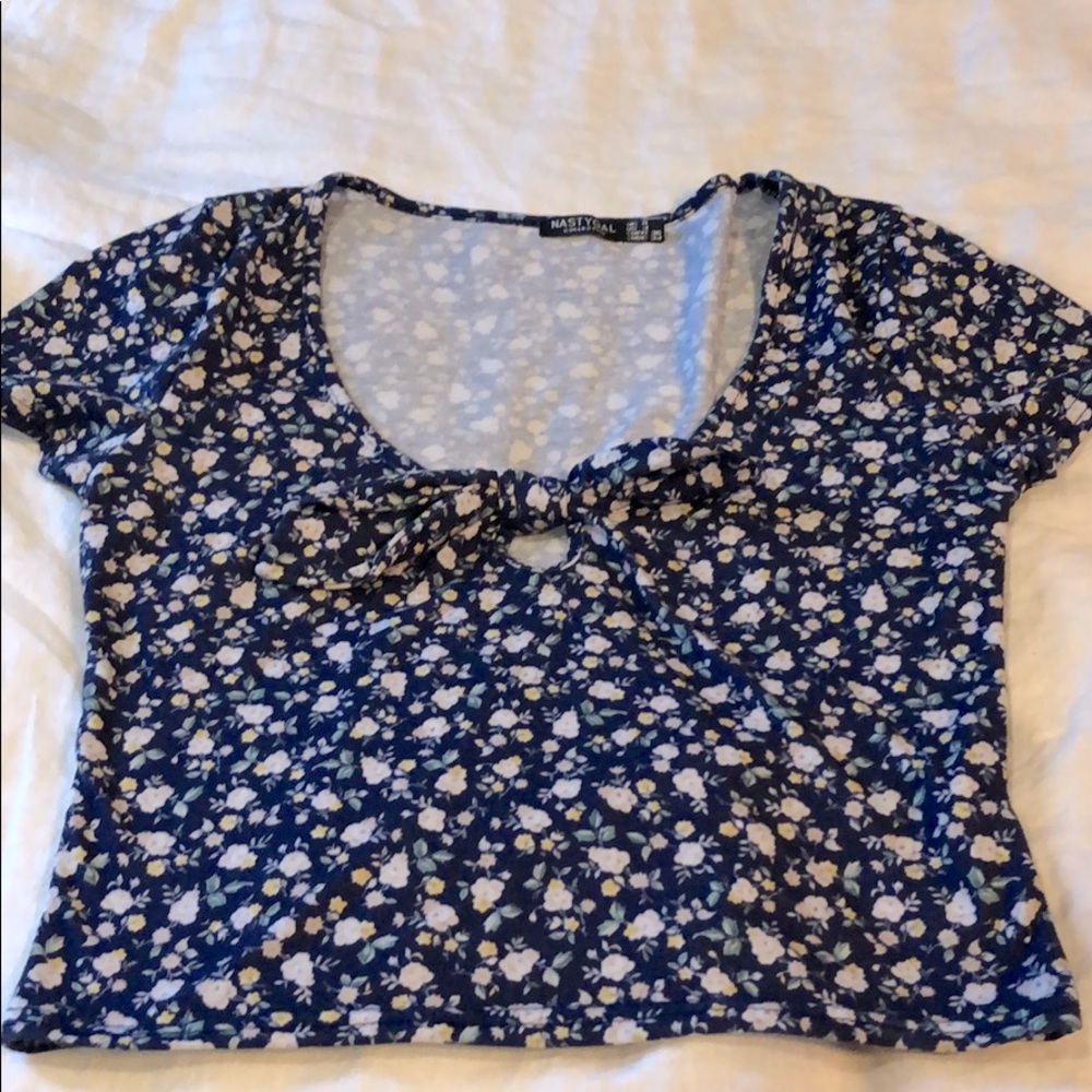 Short sleeve floral top